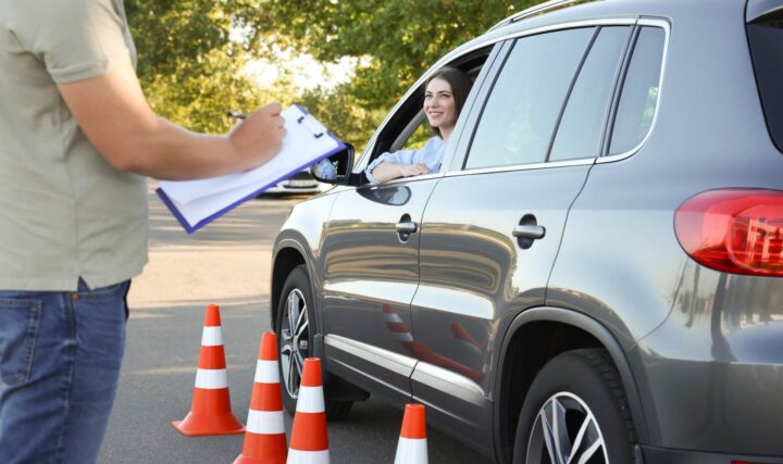 Jak zapisać się na prawo jazdy? Prosta instrukcja